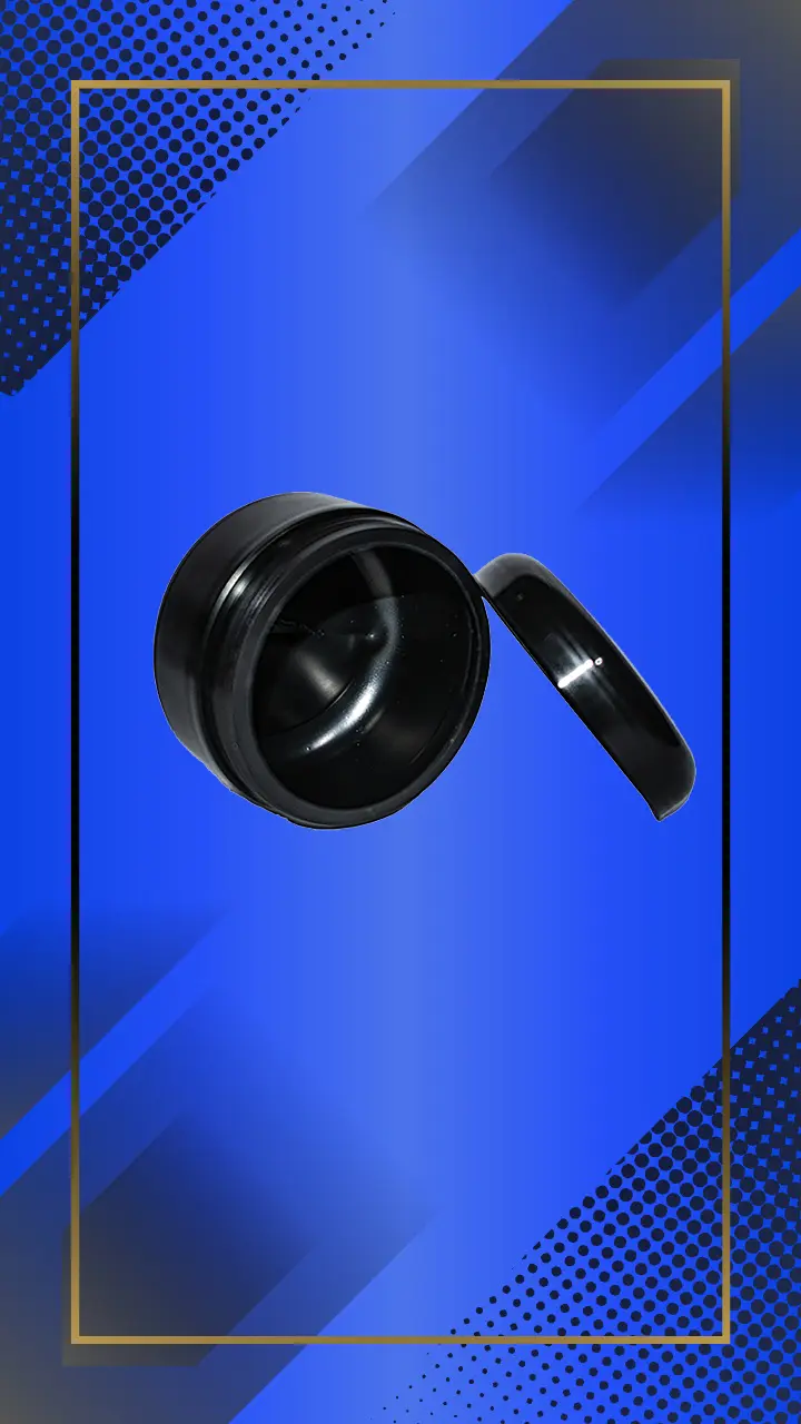 Envase 250 ml tipo Pomadera color negro con tapa a la vista acostada en fondo azul
